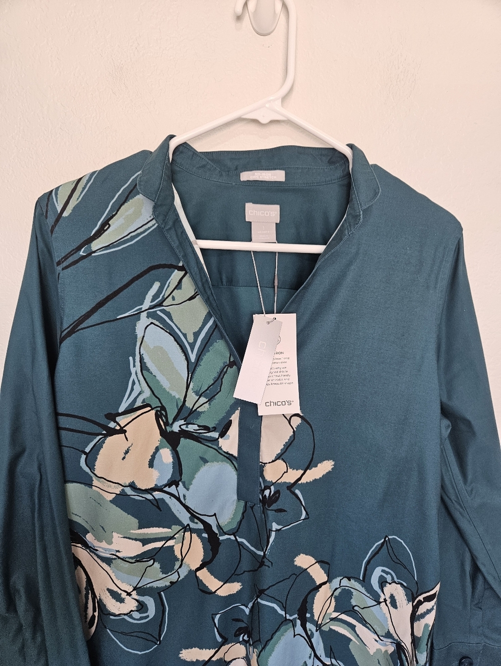 NWT Chicos | No Iron Stretch Tunic Urban Wildflower Teal Floral Top Womens 8 Med - Picture 3 of 6